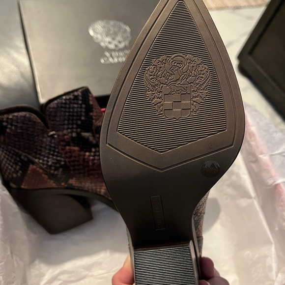 Vince Camuto Snakeskin Ankle boots - Picture 3 of 5